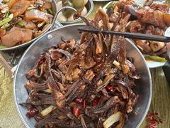 -丹水桥地锅鱼·翘嘴鲌·地方特色全鱼宴(丹江口大坝店)