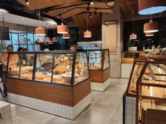 面包甜点陈列柜-Dough&Joe团憩(瑞虹天地月亮湾店)