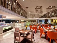 -上海滴水湖皇冠假日酒店