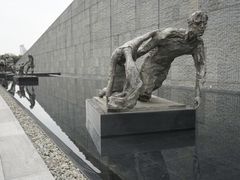 -侵华日军南京大屠杀遇难同胞纪念馆-停车场