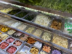 自助取餐区-张亮麻辣烫(天津河东华馨公寓店)