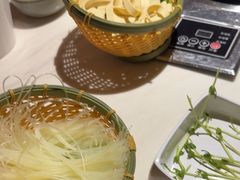 -喃喃椰·糟粕醋·椰子鸡火锅(七堡花园店)