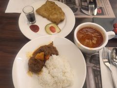 红烩牛肉饭-东海咖啡馆