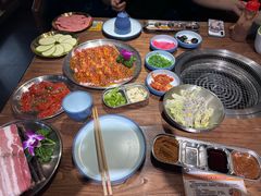 -明洞阿姨·韩式酱蟹烤肉·创意料理(三元桥店)