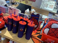 -名创优品(北京新中关购物中心地铁层店)