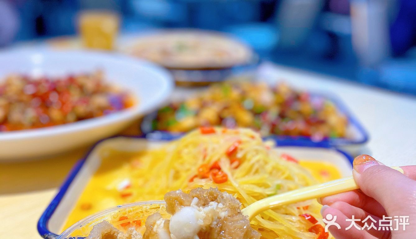 龙虾热门‮第榜‬一的‮排大‬档就‮在藏‬摩天轮下