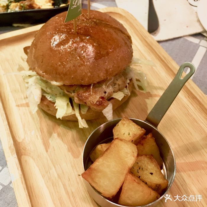 lukho restaurant泸荷953-小猪佩佩汉堡图片-杭州美食-大众点评网