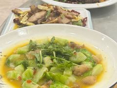 -土砂锅生态山庄·非遗砂锅雅鱼
