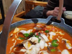 思茅酸汤鱼片-老滇山寨•云南特色菜•地方菜•民族风情歌舞表演(金碧店)