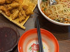 -爆炸头阿姨小四川正宗川味小吃(无任何分店)