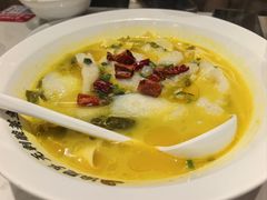 无刺酸菜鱼-渝是乎酸菜鱼(龙旗购物中心店)