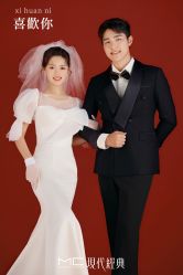 -现代经典婚纱摄影