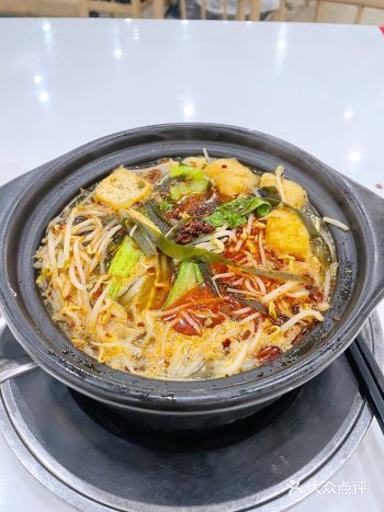 学校食堂的过桥米线真不错嗨！
