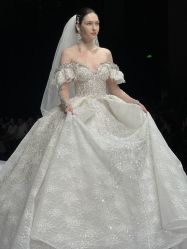 -Renee芮亦婚纱(原丽莎)