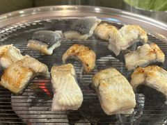 -围炉肉舍•炭烤活鳗•丹东海鲜烤肉(步行街店)