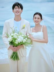 -现代经典婚纱摄影