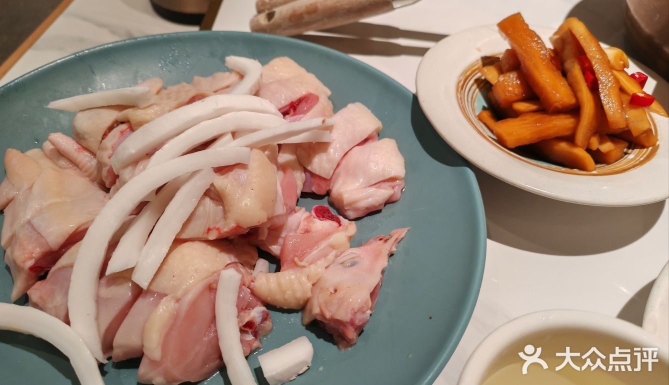0元玩转这座城环境不错，装修得很有热带风情