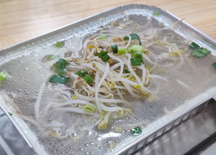 【「海白豆芽煲」】 没有饮料但是有这个, 清清甜甜的「海白豆芽煲」 