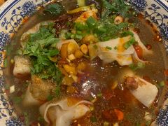 -爆炸头阿姨小四川正宗川味小吃(无任何分店)