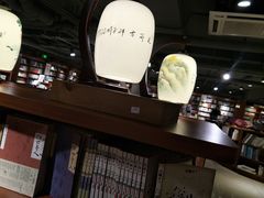 -新华书店(印象城店)