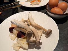 -牛YO寿喜烧·铁板烧和牛火锅自助(市府恒隆店)