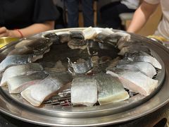 -围炉肉舍•炭烤活鳗•丹东海鲜烤肉(步行街店)