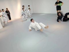 -EFL巴西柔术·综合格斗·泰拳·少儿体能训练(虹桥德必馆)