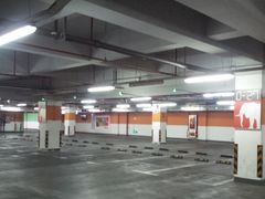 -久光百货-地下停车场