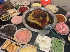 -洞亭火锅(防空洞总店)