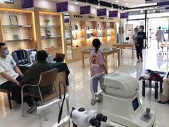 -何氏眼科视光中心·眼镜·配镜(汇泉东路店)