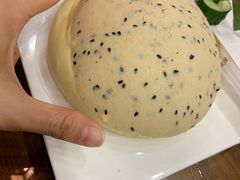 菠萝焗大包-龙悦湾酒家·八阵鱼生·渔人码头店