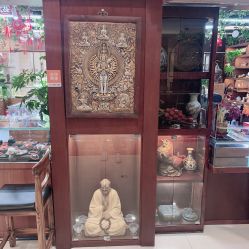 -灵彩珠宝(朗香街店)