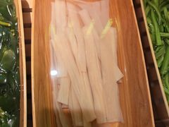 -牛YO寿喜烧·铁板烧和牛火锅自助(市府恒隆店)