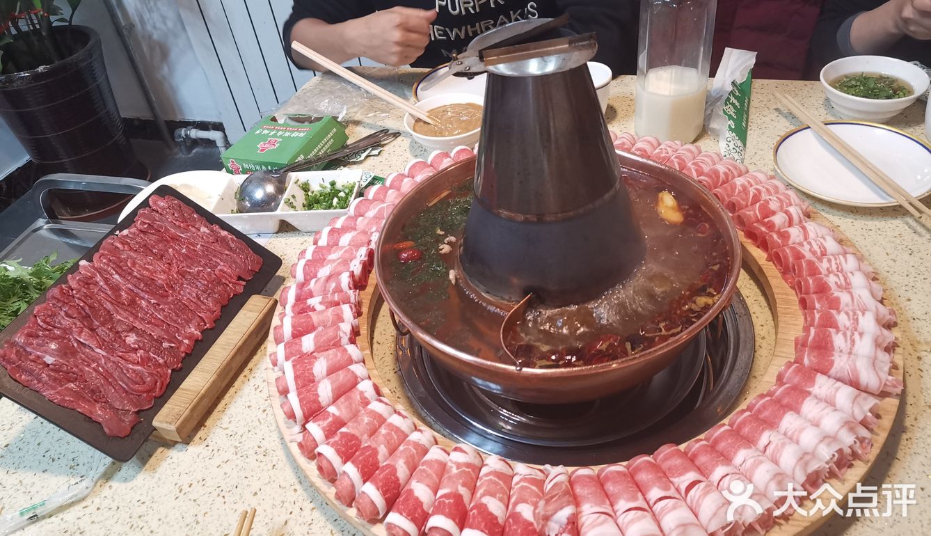 天津亚泰澜旁火锅店