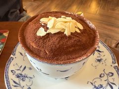 -Café Monson