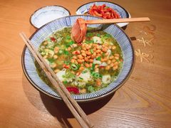 酸菜鱼片面-美国加州牛肉面(锦绣天第裕龙花园店)