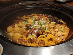 -万里闯关东铁锅炖菜馆(高新旗舰店)