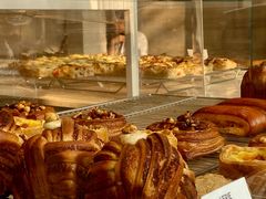 -VERIE BAKEHOUSE