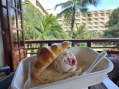 -亚龙湾喜来登·美景台大堂吧