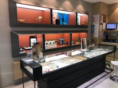 -吴良材眼镜(美罗城店)