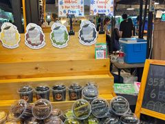 -席娜卡琳火车铁道夜市