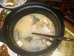 -土砂锅生态山庄·非遗砂锅雅鱼