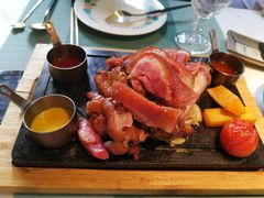 猪肘-蜜桃花开·中西融合菜E&W(南长街店)