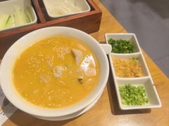 -乐忻皇朝(上海中心大厦店)