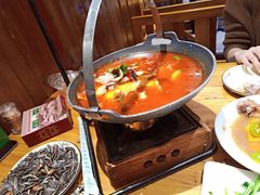 -老滇山寨•云南特色菜•地方菜•民族风情歌舞表演(金碧店)