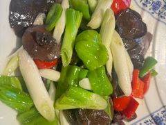 -牟记江湖特色重庆菜鱼蛋青蛙黄鳝海参(巴南区鱼洞鲁能店)