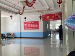 -甘南服务区-停车场