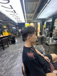 -藤野造型•烫染专业店