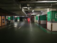 -中庚漫游城停车场