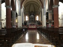 -文艺复兴百货(米兰大教堂广场店)